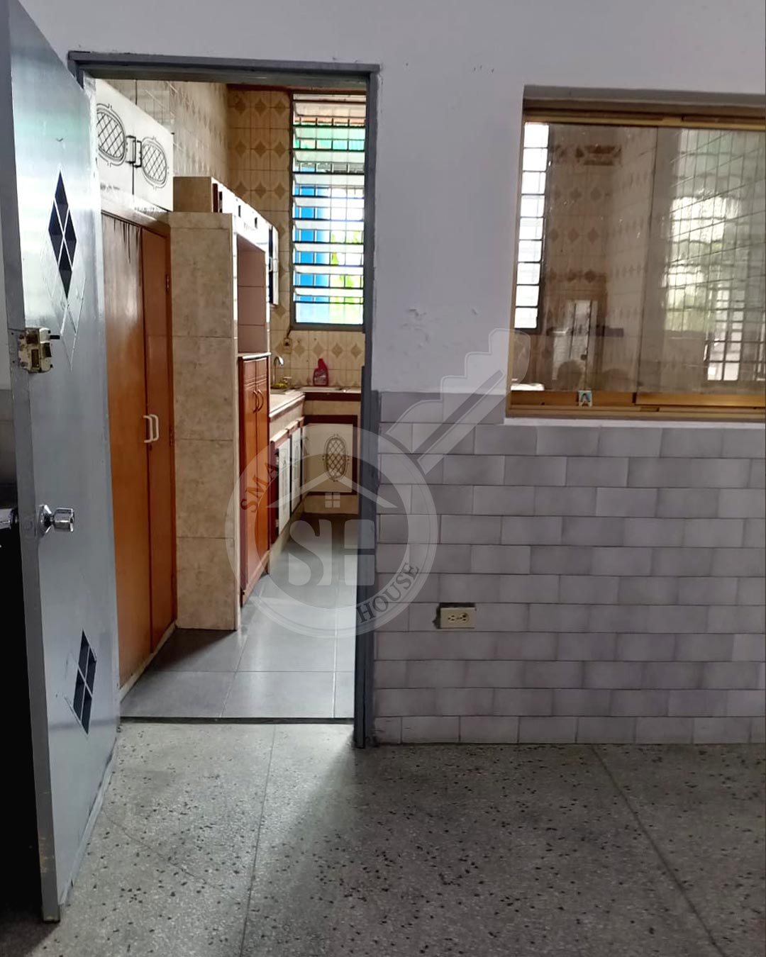SMART HOUSE TIENE PARA TI AMPLIO INMUEBLLE CON ELEVADO POTENCIAL ESTRUCTURAL UBICADA EN LA ROMANA 