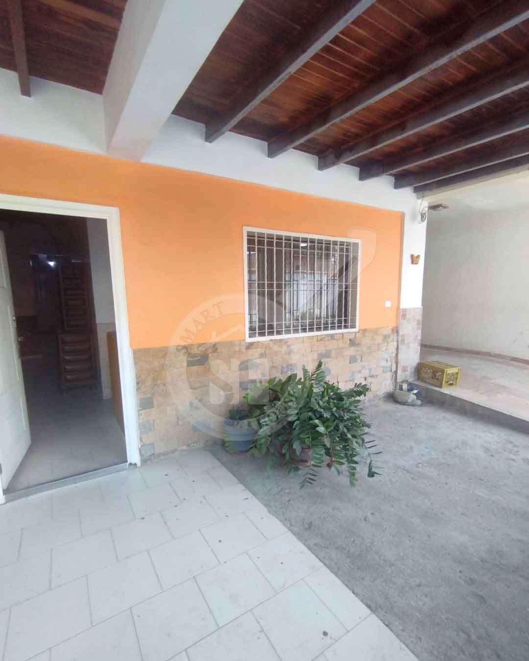 VENTA DE COMODA CASA EN URB LAS AMAZONAS SANTA RITA 