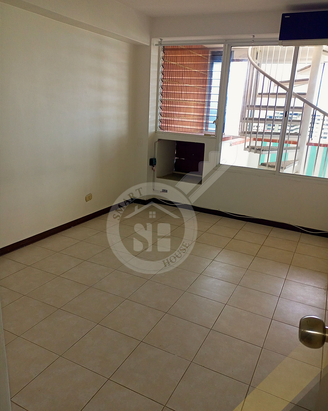 APARTAMENTO VENTA RES. LAS PERLAS LA GUAIRA