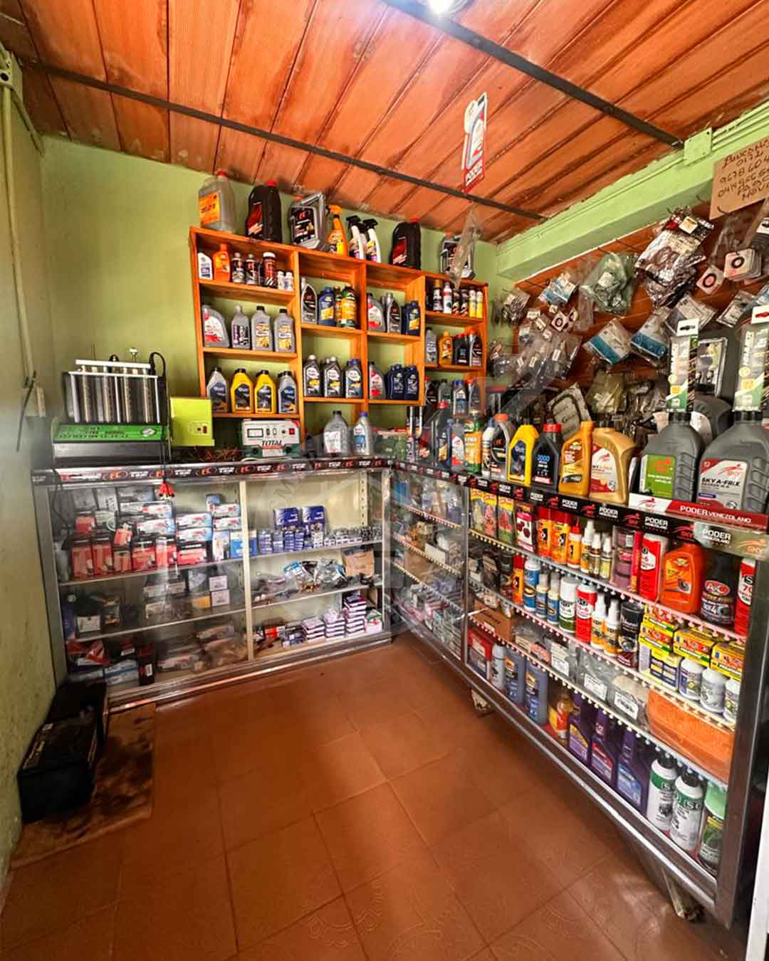 FONDE DE COMERCIO VENTA AV. PRINCIPAL LA PEDRERA (MULTISERVICIOS)