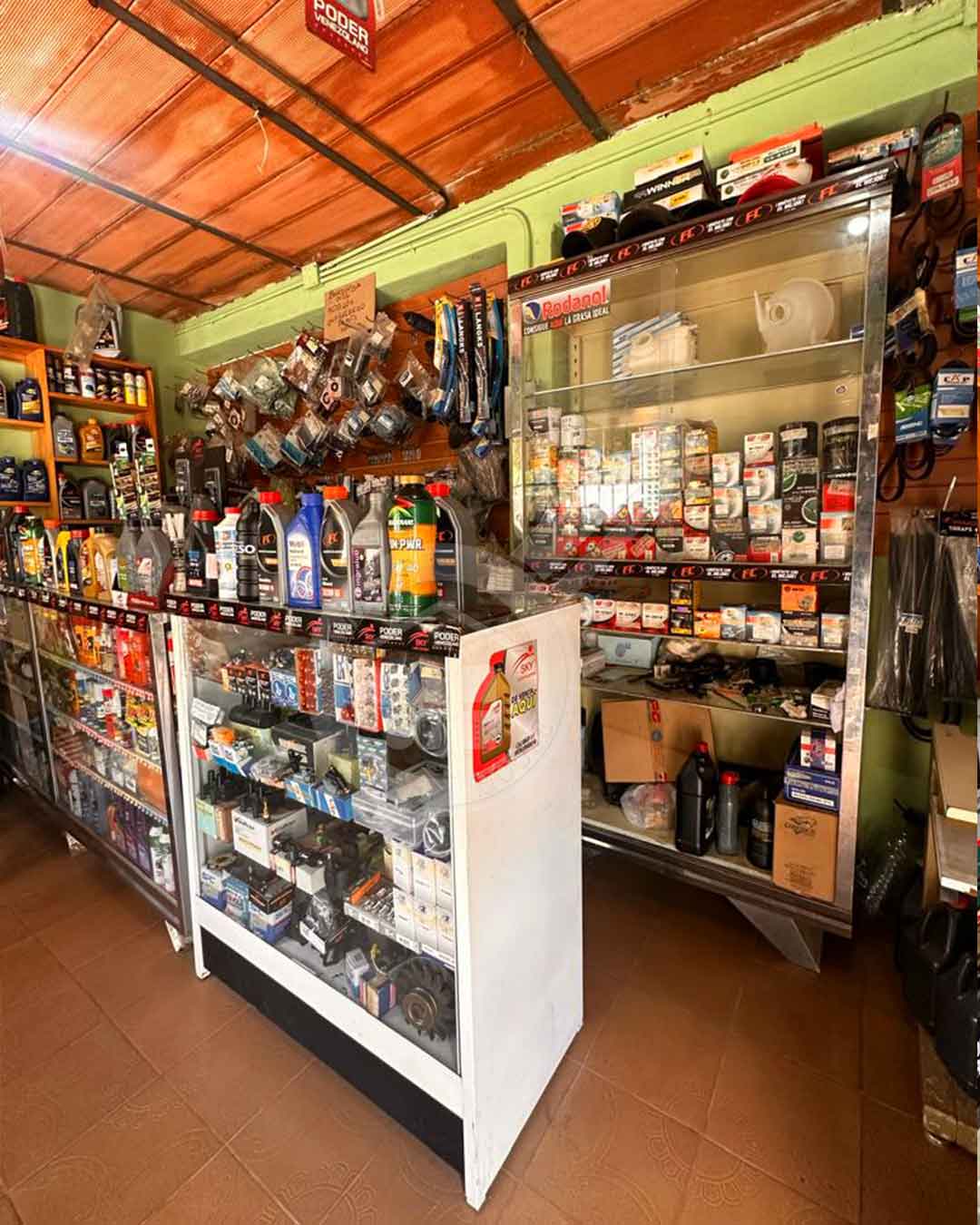 FONDE DE COMERCIO VENTA AV. PRINCIPAL LA PEDRERA (MULTISERVICIOS)